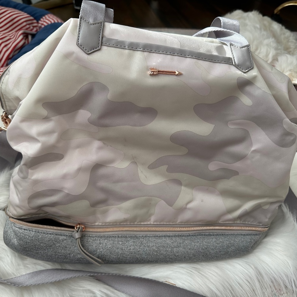 STELLA & DOT CRUSH IT BAG CAMO BLUSH
